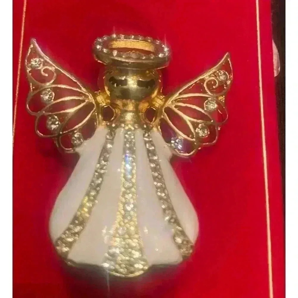 HOLIDAY LANE Christmas ANGEL holiday brooch pin 1 3/4"